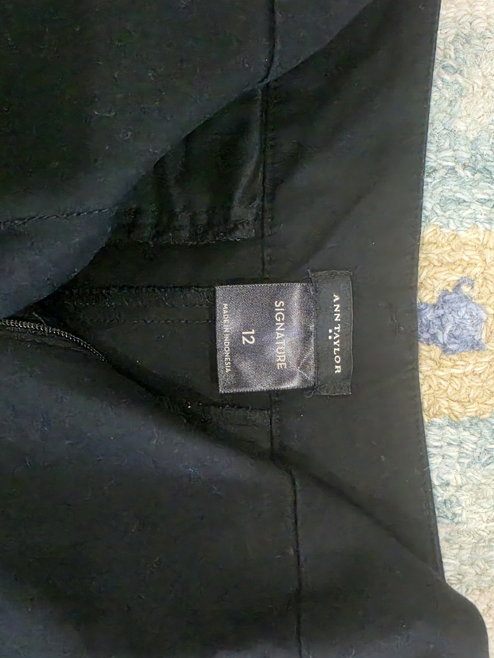 Ann Taylor size 12 Black Tailored Shorts - Picture 2 of 4